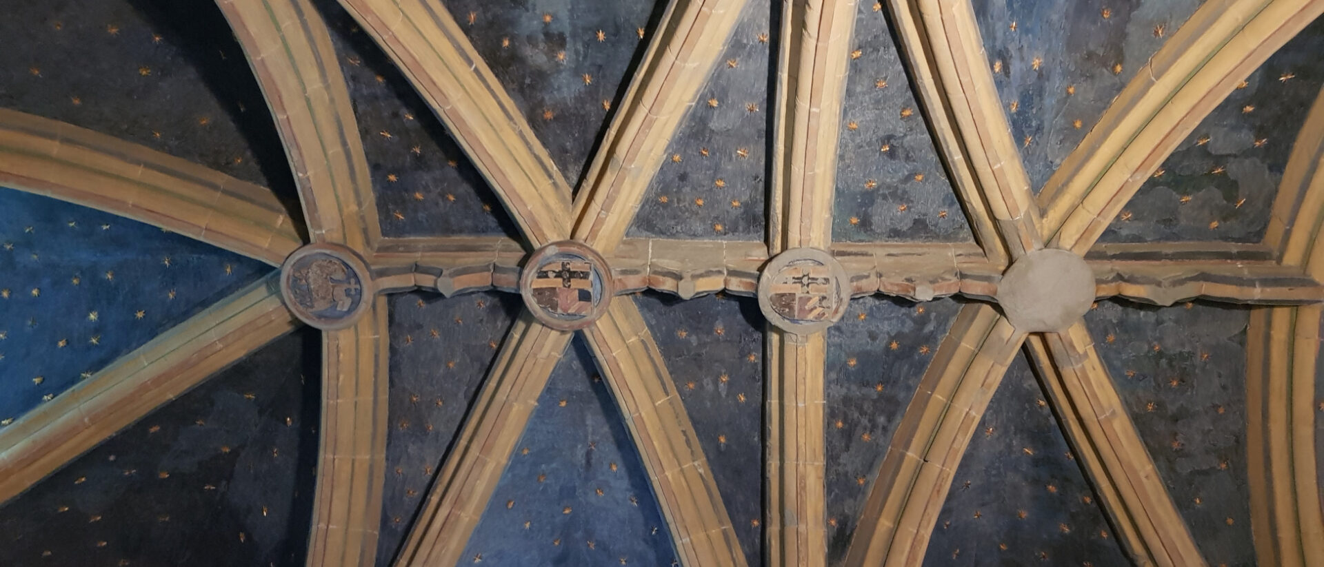 Chapelle de Grailly: Deckenverzierung in der Abteikirche von Payerne (VD)