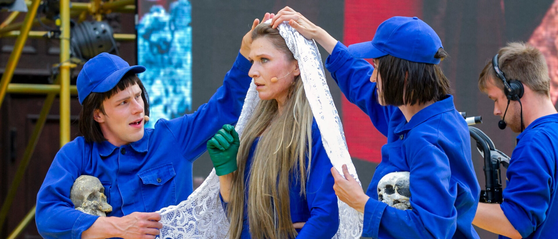 Von links Barnabás Horkay, Julischka Eichel, Veronika Szabó, Máté Bredán.