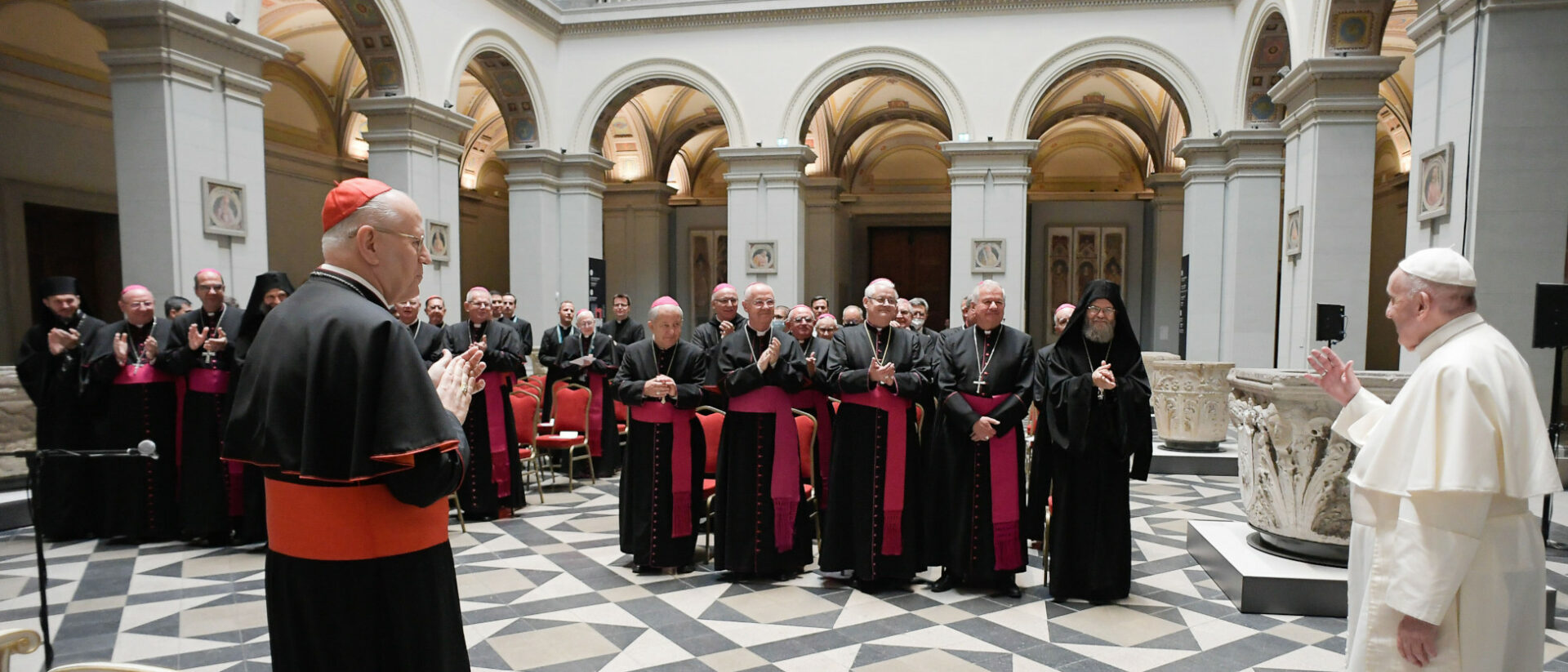 Papst Franziskus trifft ungarische Bischöfe am 12. September 2021 in Budapest (Ungarn).
