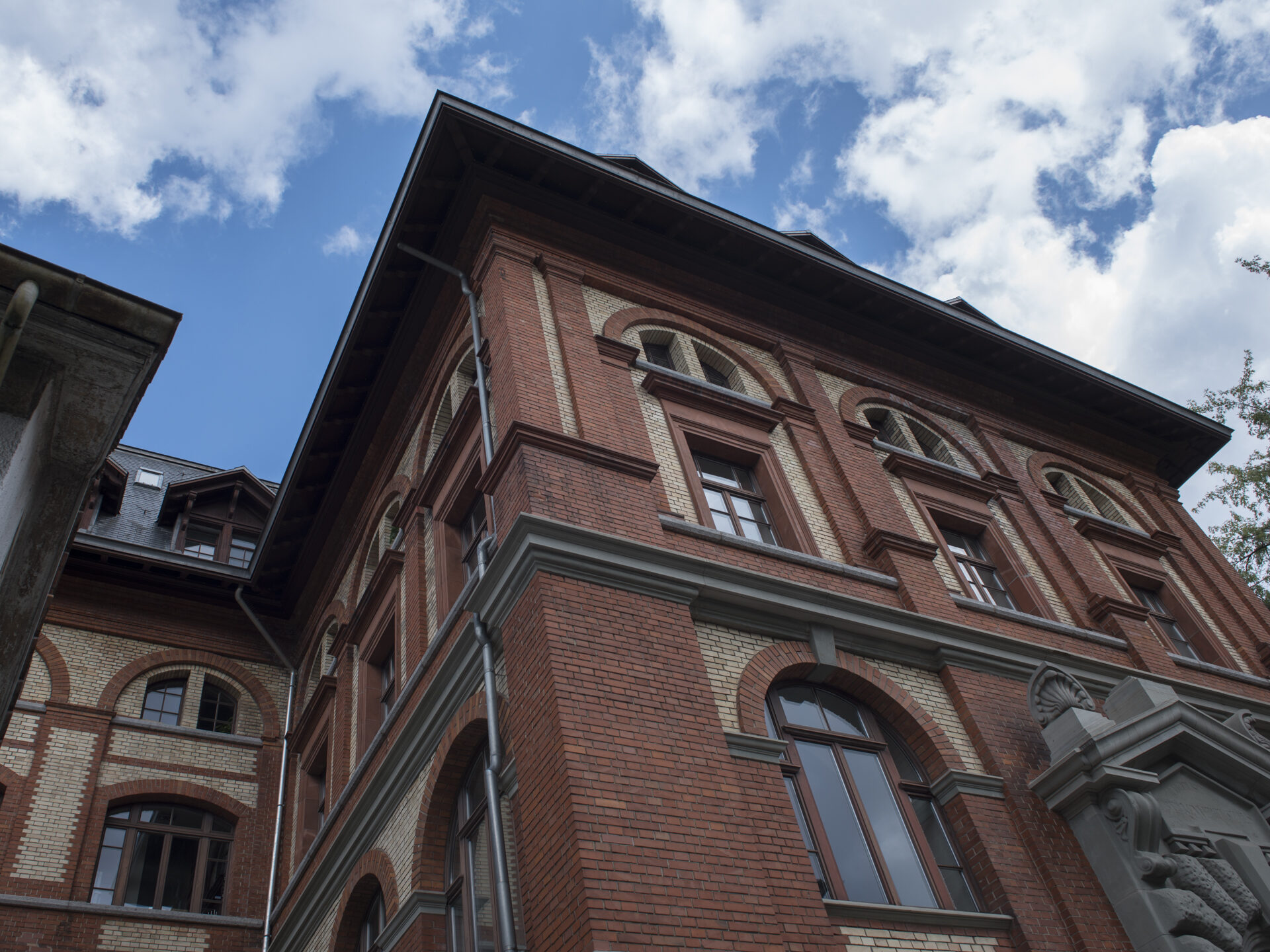 Gesellenhaus Wolfbach - 1889 wurde es eingeweiht und blieb fast 100 Jahre im Besitz des Verbands. Ab 1930 hatten hier auch die Kolping-Krankenkasse und das Verbandssekretariat ihren Sitz.