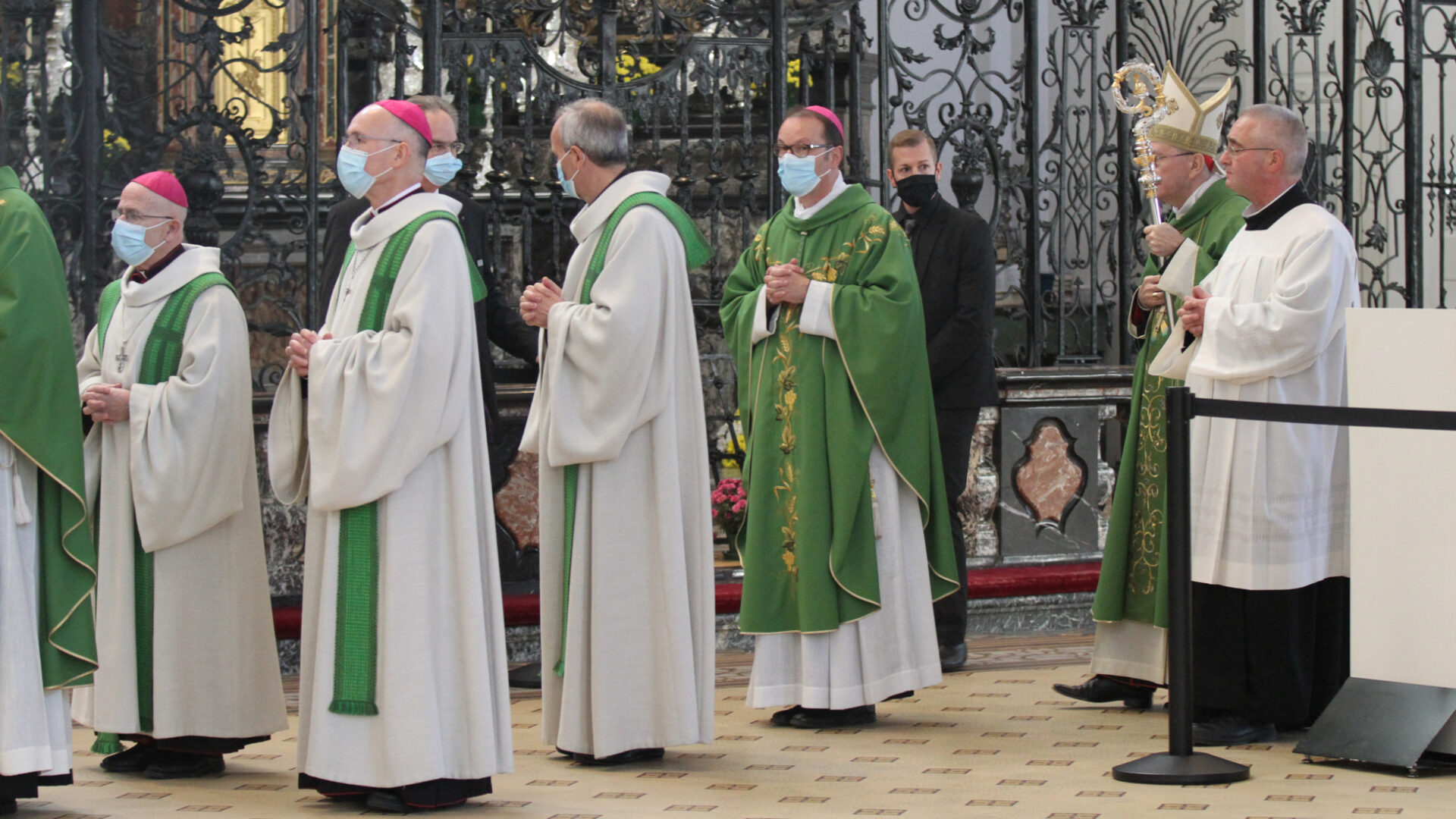 Von links Bischof Joseph Bonnemain, Erzbischof Martin Krebs (Nuntius), Monsignore Luciano Alimandi, Abt Urban Federer, Kardinal Pietro Parolin.