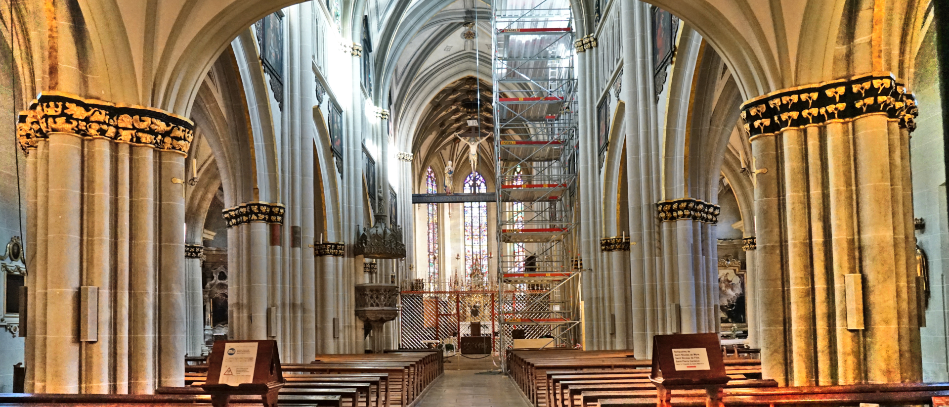 Kathedrale Freiburg mit Baugerüst