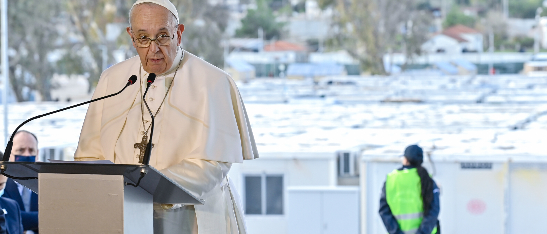 Papst Franziskus spricht im EU-Aufnahme- und Identifizierungszentrum in Mytilini auf Lesbos (Griechenland).
