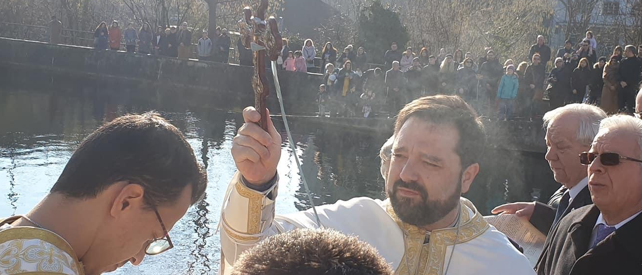 Grosses Wasserfest mit Stefanos Athanasiou vor der Corona-Pandemie.