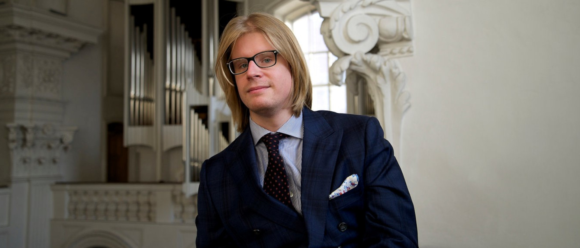 Seit Oktober 2021 ist der 30-jährige Stephane Mottoul Organist in der Hofkirche Luzern.