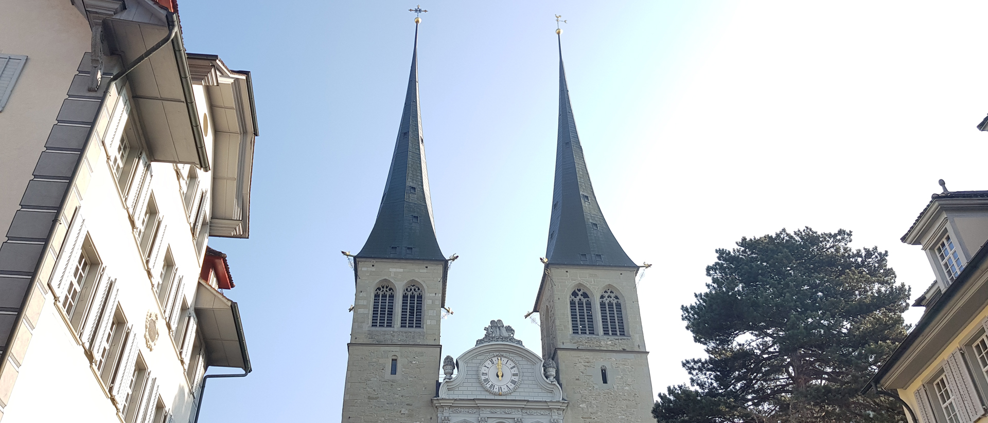 Die Hofkirche St. Leodegar in Luzern.