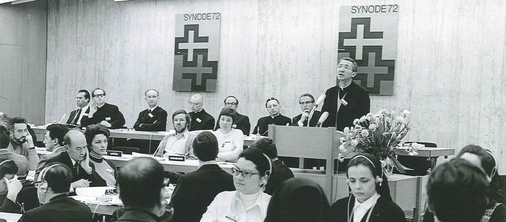 Synode 72 in Bern: Es wird über Frauenordination, Laienpredigt und Empfängnisverhütung diskutiert.