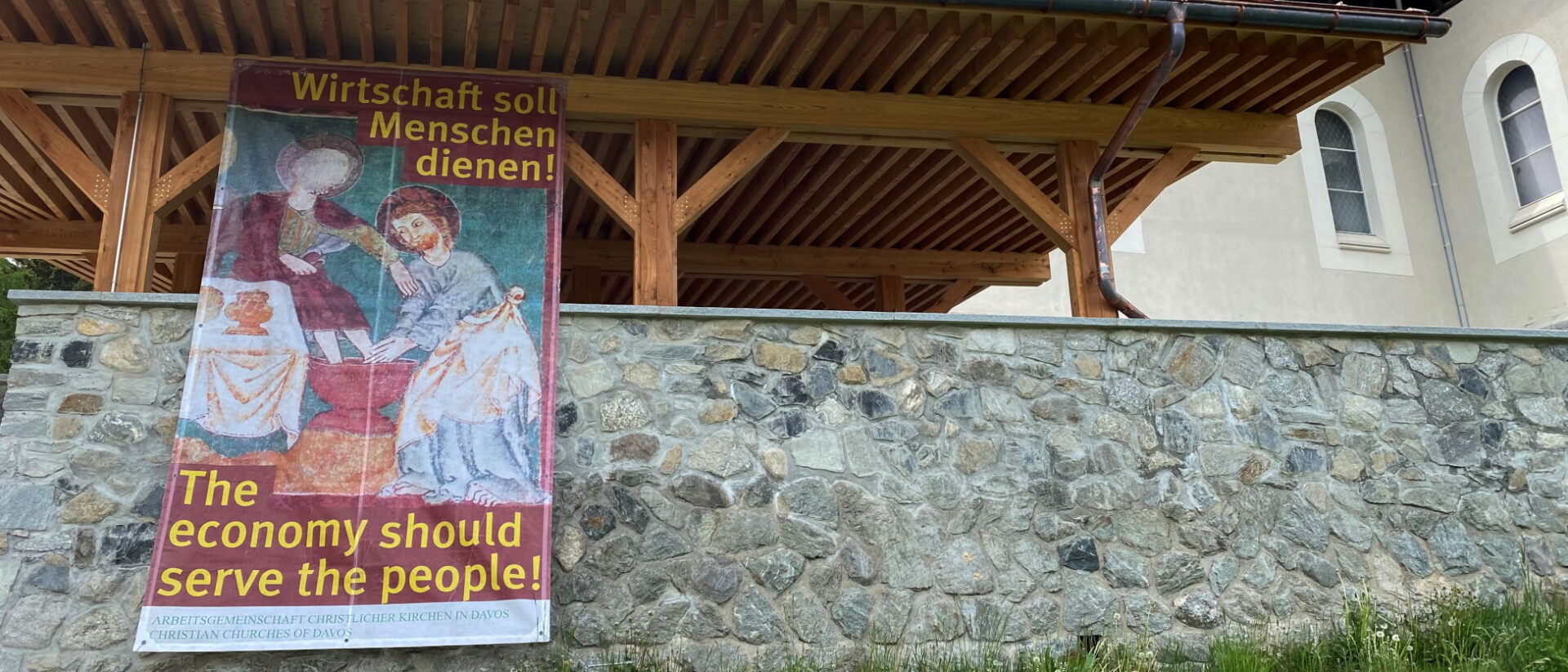 "Wirtschaft soll Menschen dienen!" Beitrag der Kirchen zum WEF in Davos.