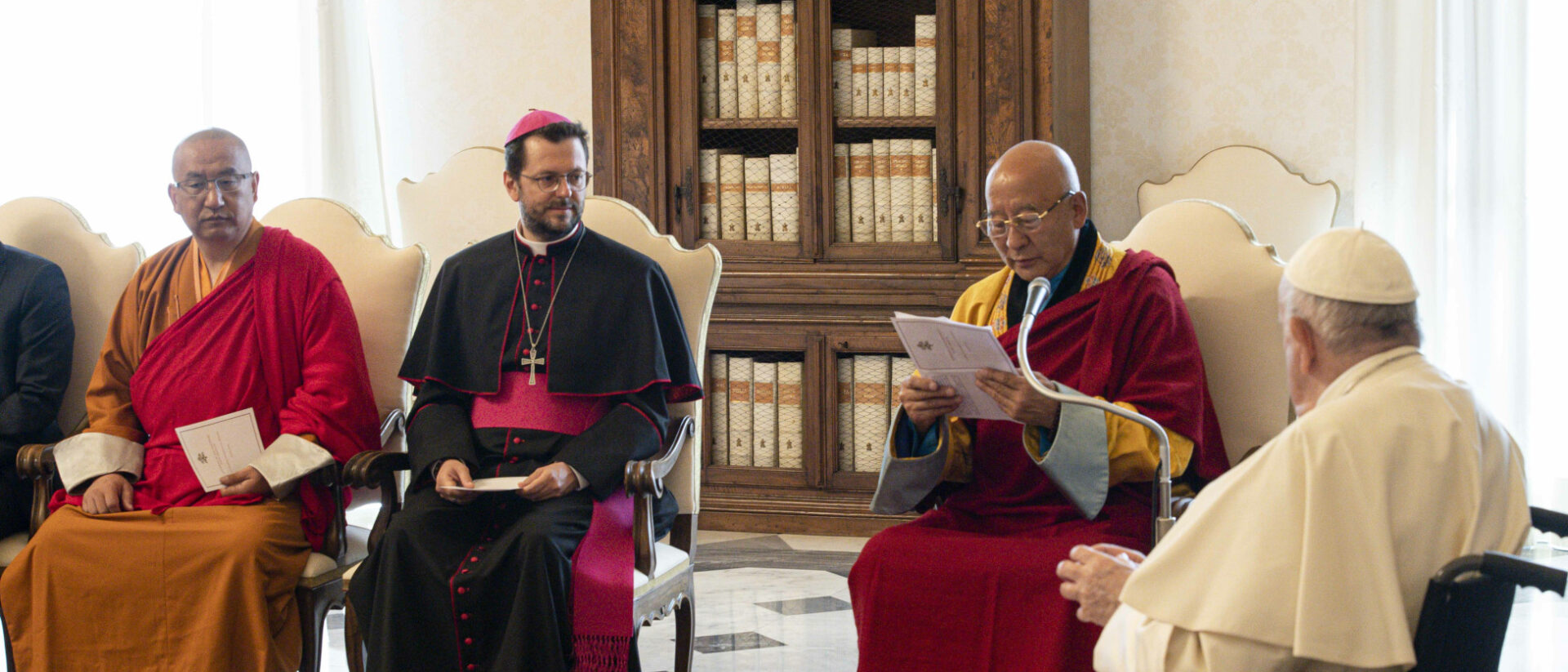 Bischof Giorgio Marengo (2.v.l.), Apostolischer Präfekt von Ulaanbaatar (Mongolei)