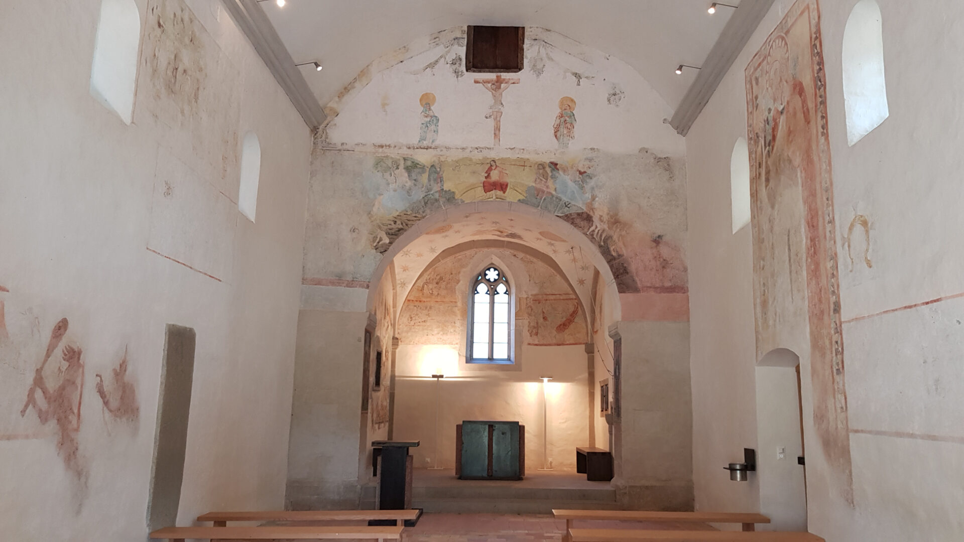 Innenraum der Kirche St. Peter und Paul auf der Insel Ufnau.