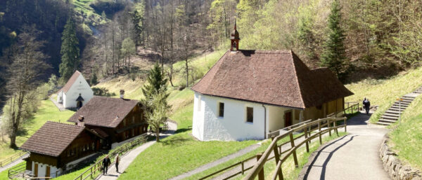 Im Ranft: Obere Kapelle mit Einsiedelei von Bruder Klaus und untere Kapelle. | Barbara Ludwig