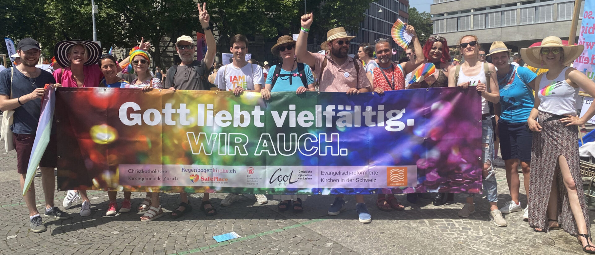 Auch die Kirchen marschieren bei der Pride mit.