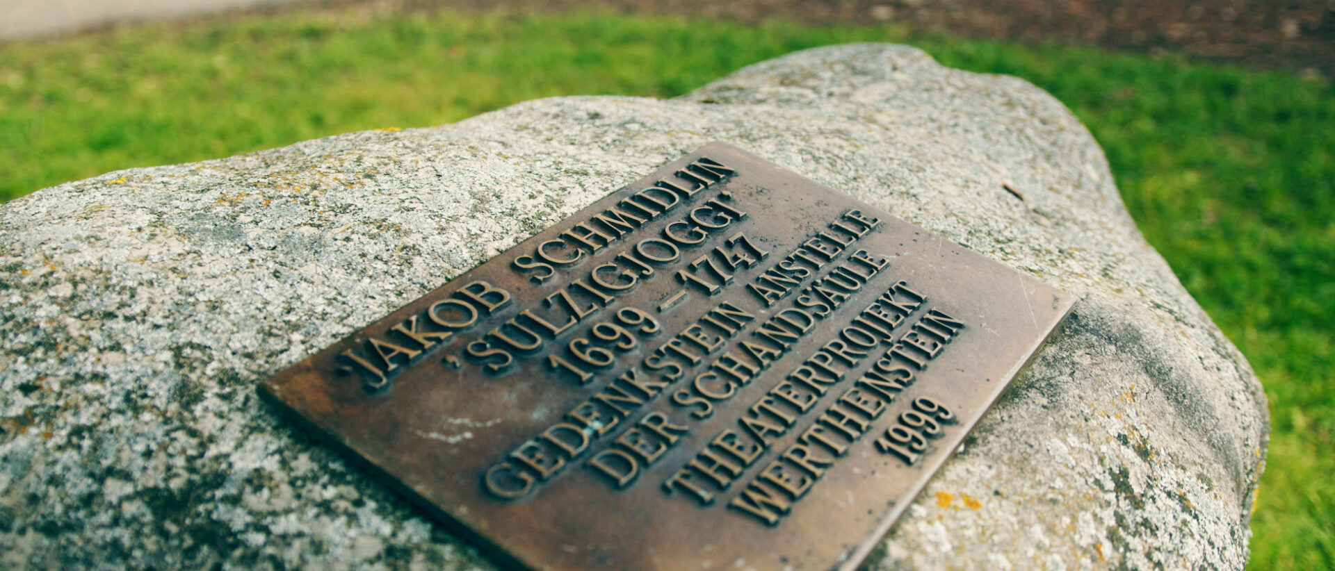 Der Gedenkstein erinnert an Sulzig Joggi.