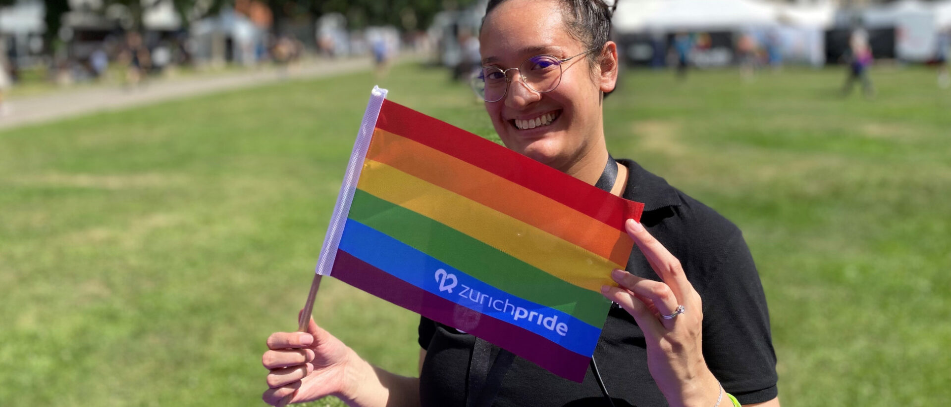 Mentari Baumann auf der Zurich Pride, 2022