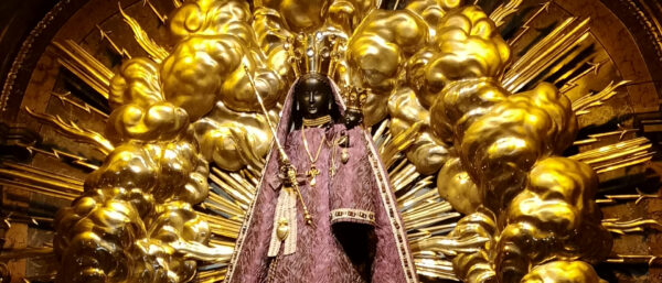 Schwarze Madonna in der Gnadenkapelle der Klosterkirche Einsiedeln. | Wolfgang Holz