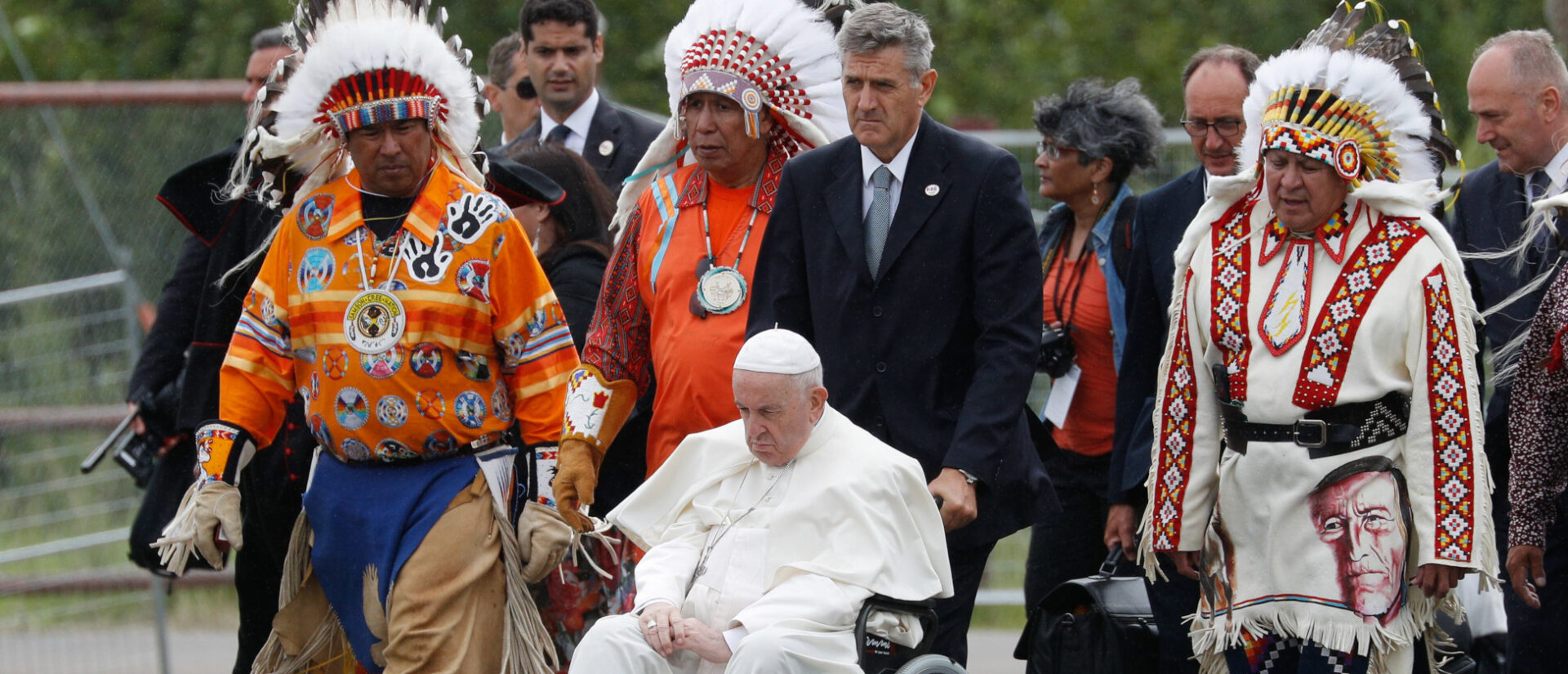 Papst Franziskus mit Vertretern der indigenen Gruppen der First Nations, Metis und Inuit.