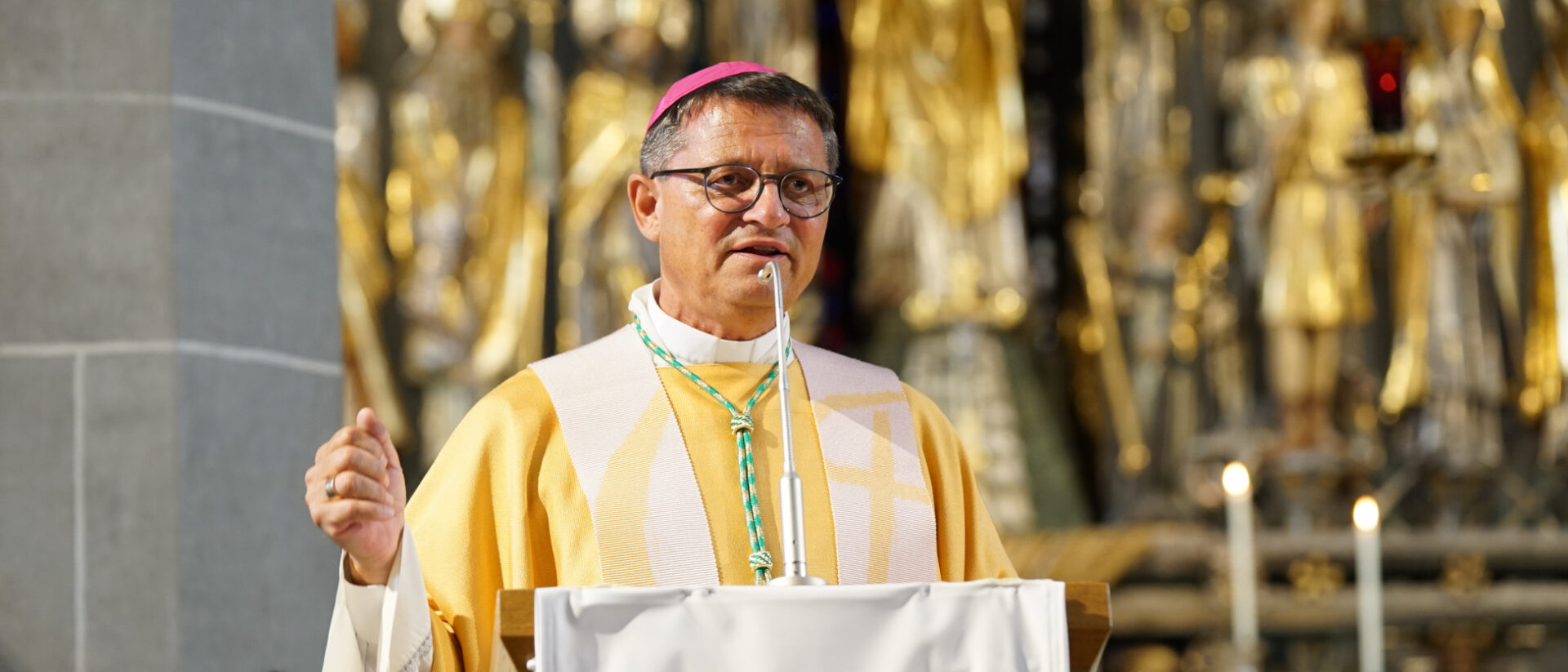Bischof Felix Gmür während der Predigt in der Kirche St. Oswald Zug.