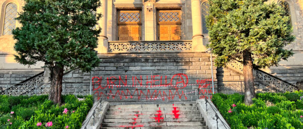 Opfer eines Vandalenakts: Die Kirche Liebfrauen in Zürich. | © Raphael Rauch