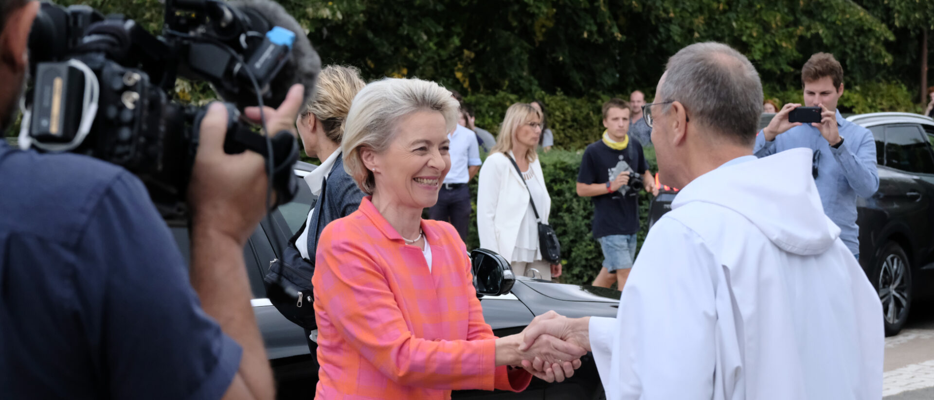 Ursula von der Leyen und Frère Alois in Taizé.