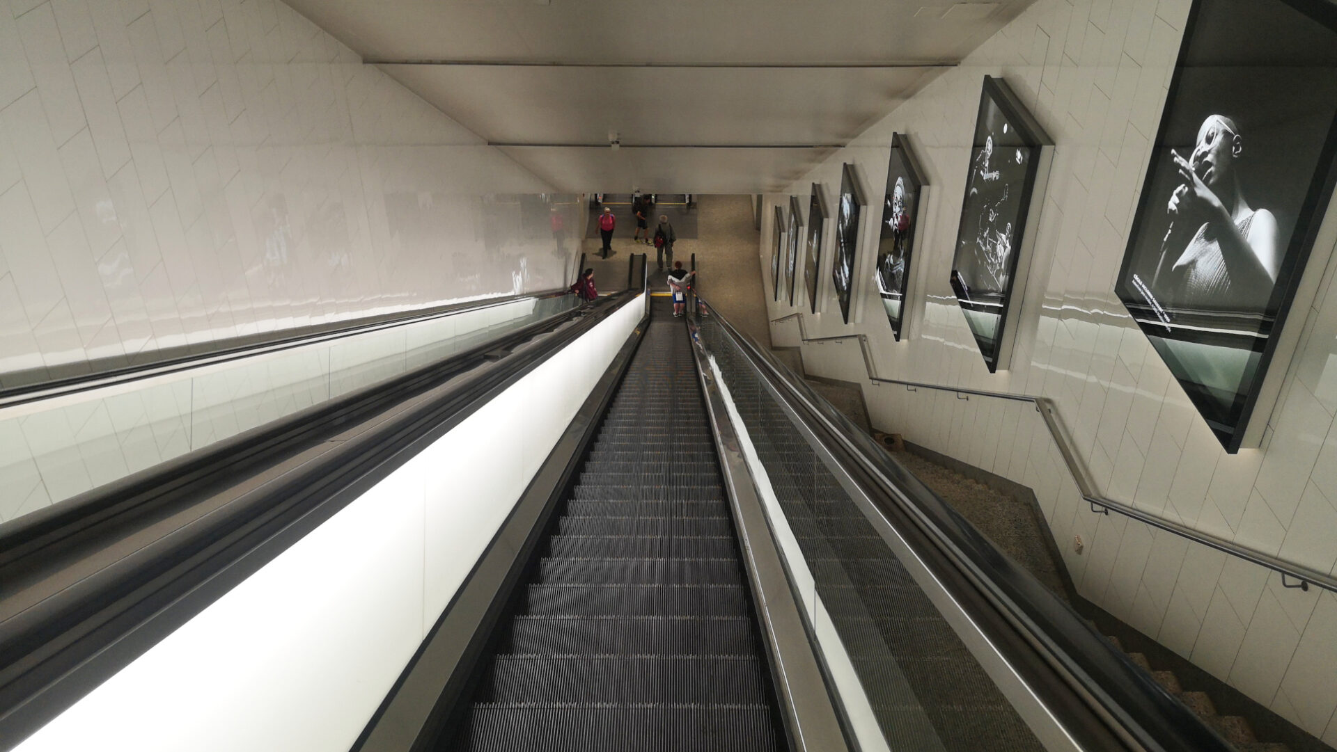 Stairway to heaven: Die längste Rolltreppe der Schweiz in St. Moritz vom See hinauf ins Dorf.