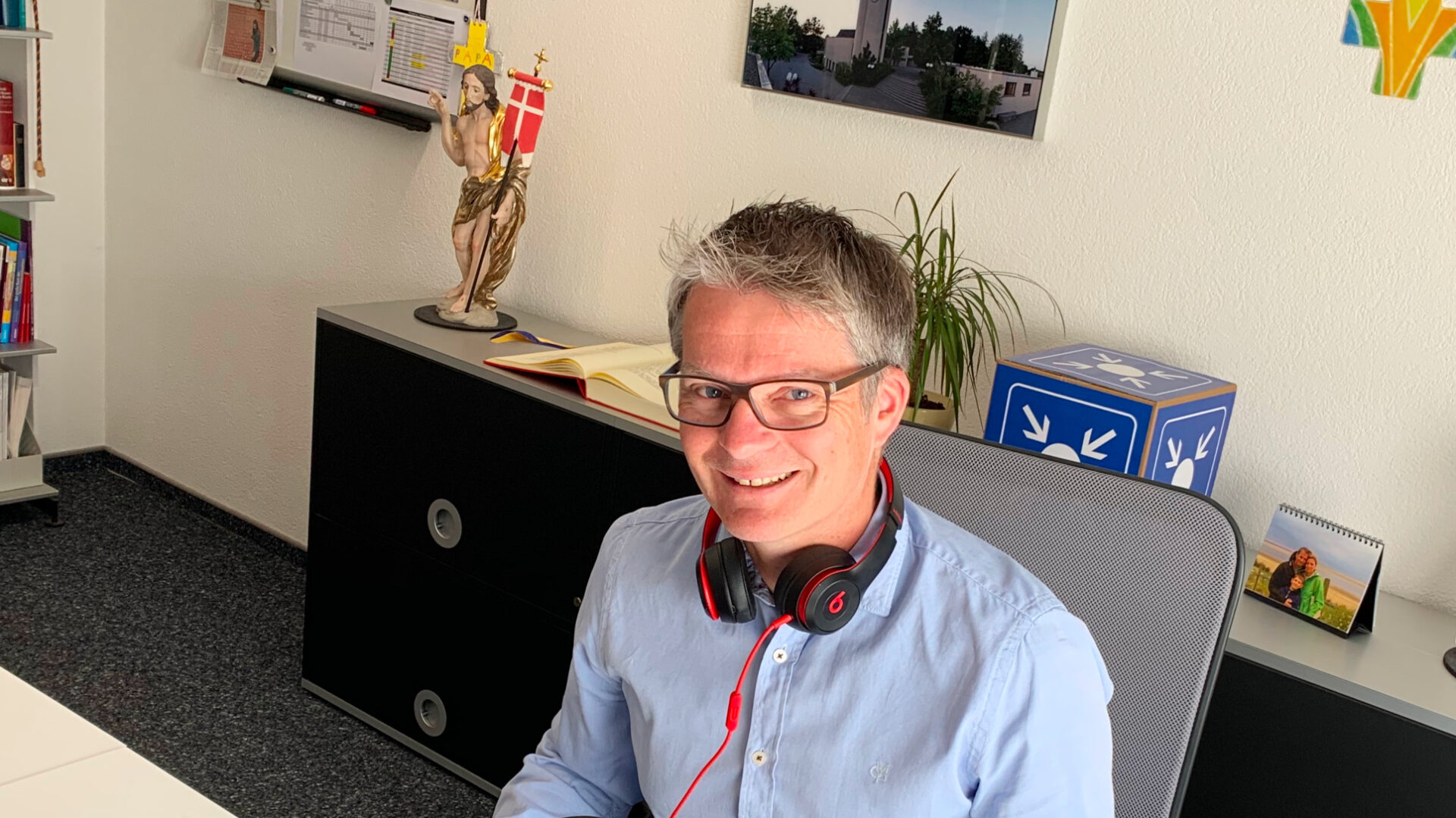 Christian Kelter bei der Aufnahme eines Podcasts.