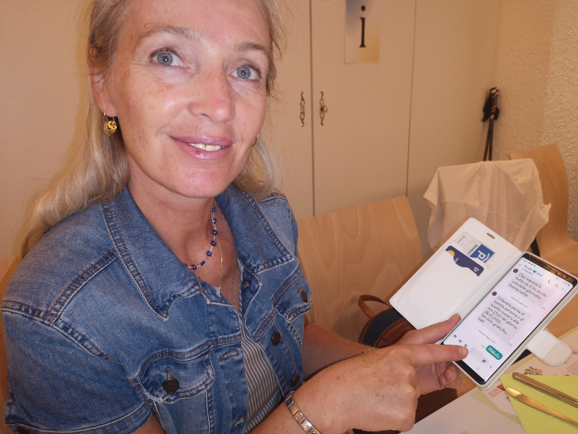 Laura del Molino freut sich über das erste ukrainische Wort, das sie gelernt hat: "Djakuju"- "Danke".