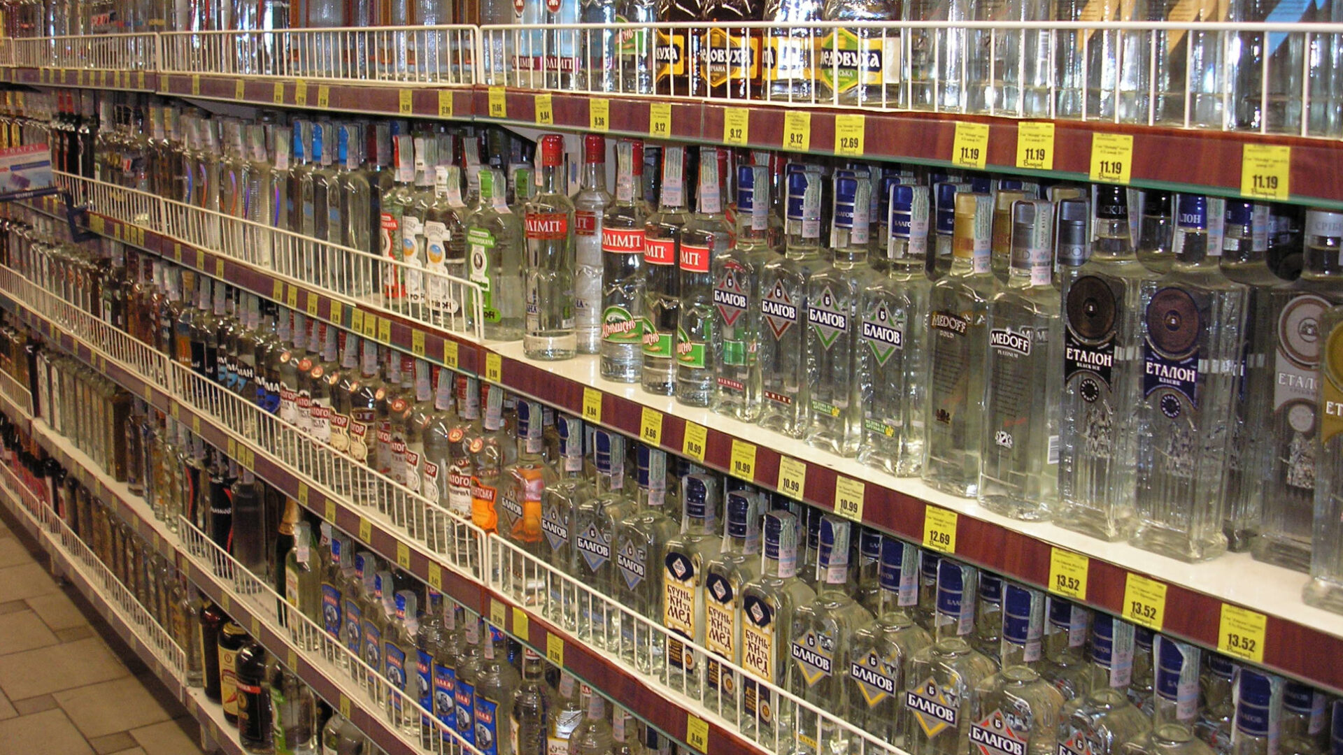 So viel Wodka gab es nie zu Gorbatschows Zeiten in den Ladenregalen.