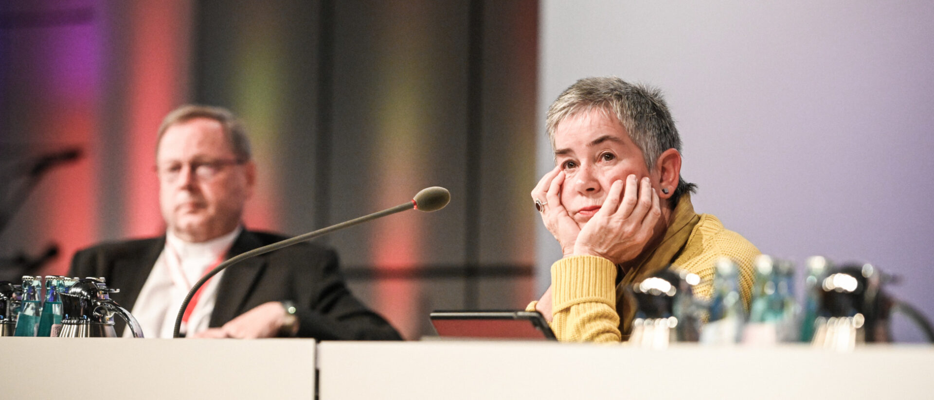 Bischof Georg Bätzing und Irme Stetter-Karp in Frankfurt.