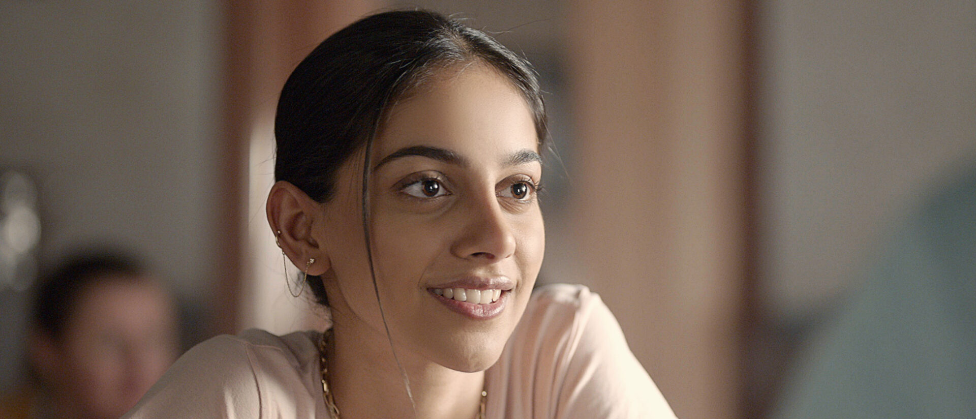Kavita (Banita Sandhu) reist von London nach Kalkutta – auf den Spuren von Mutter Teresa.