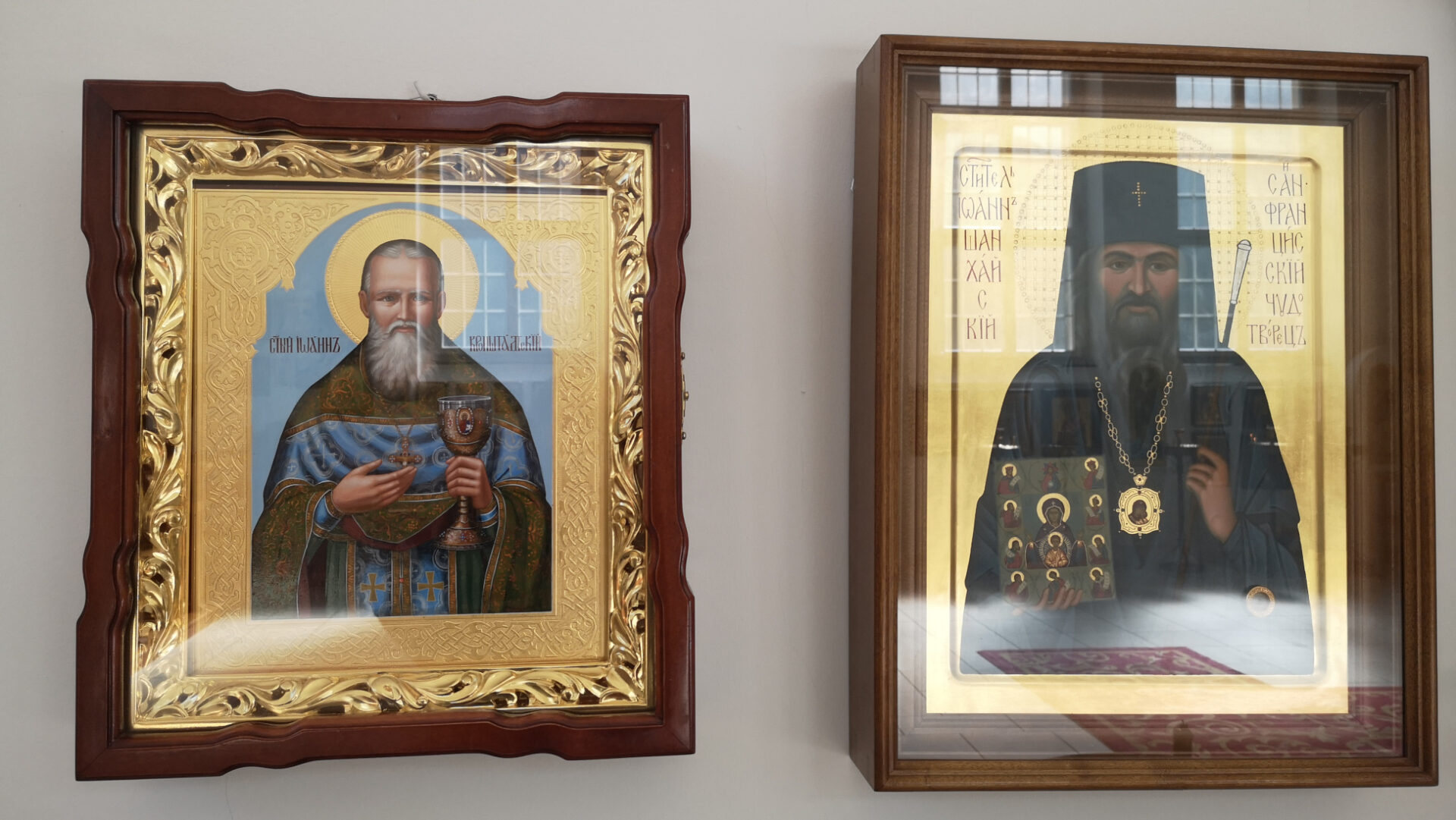 Ikonen in der russisch-orthodoxen Auferstehungskirche in Zürich.