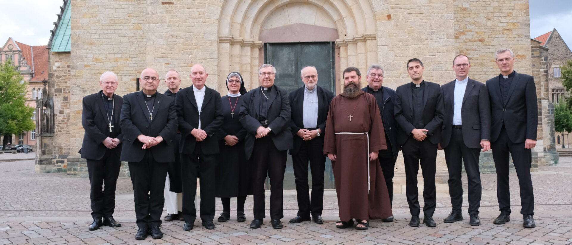 Treffen der Nordischen Bischöfe in Hildesheim. Peter Bürcher (4. von links), emeritierter Bischof von Reykjavik