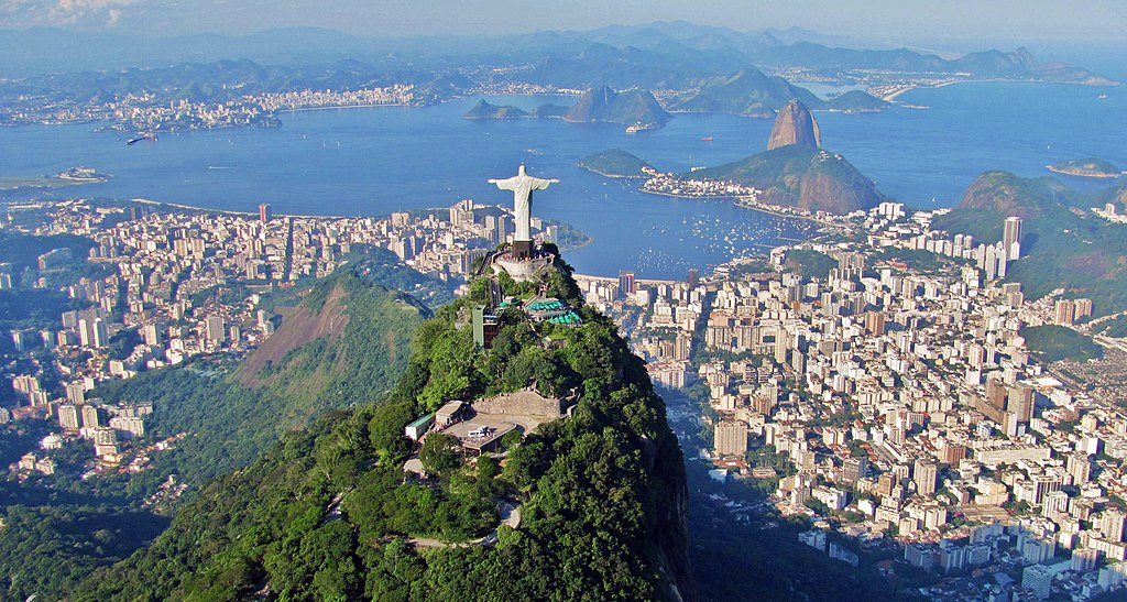 Cristo Redentor (Christus, der Erlöser) wacht vom Corcovado über Rio de Janeiro
