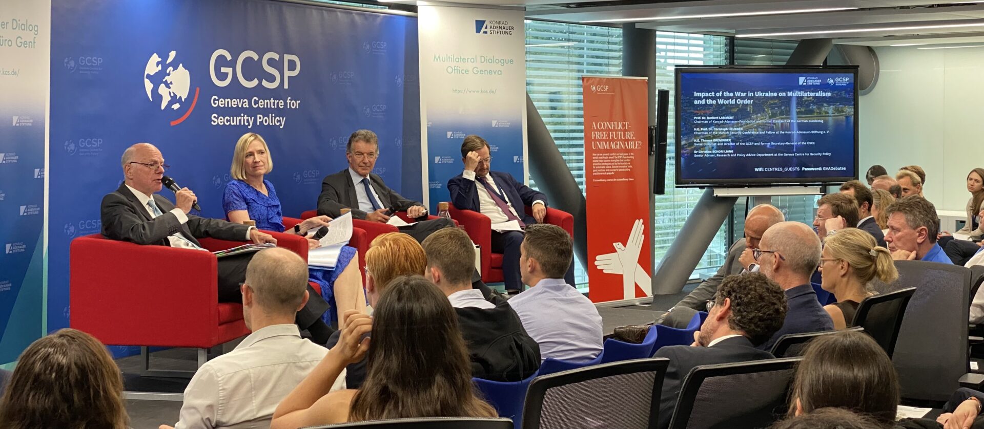 Diskussion in Genf: von links Norbert Lammert, Christina Schori-Liang, Christoph Heusgen und Thomas Greminger.