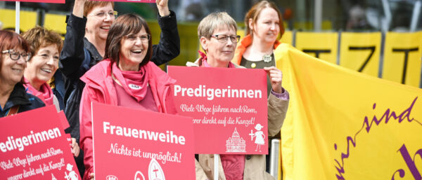 Demonstration für Frauenrechte in der Kirche | KNA