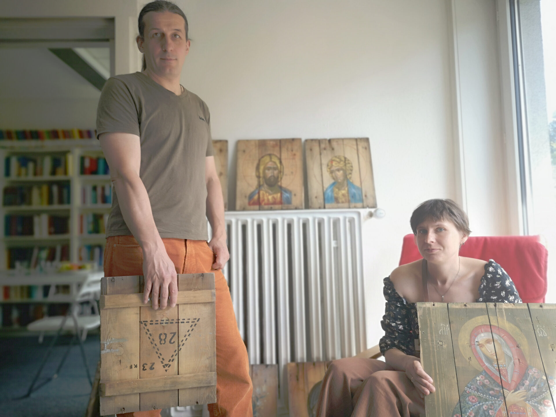Oleksandr Klymenko und Sonia Atlanta "schreiben" schon seit 23 Jahren gemeinsam Ikonen.