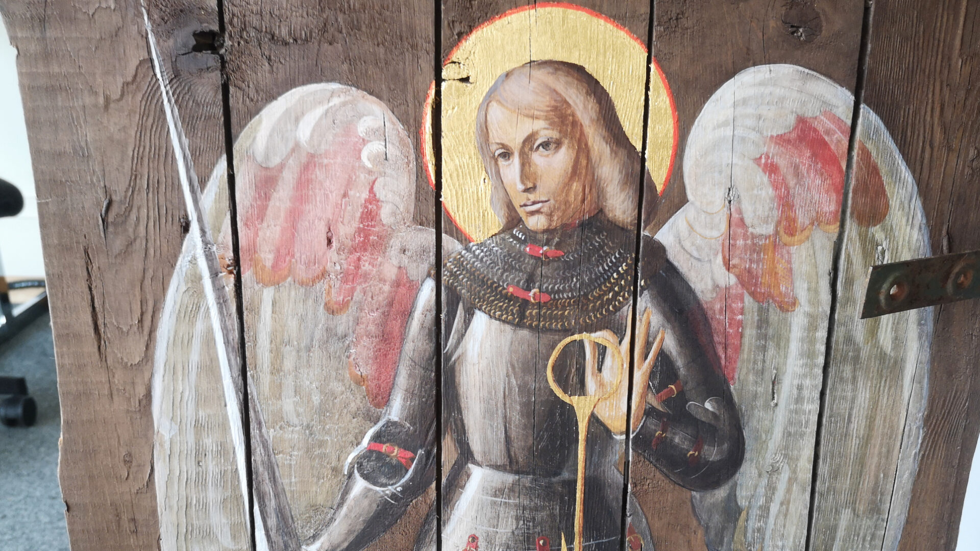 Auf Brettern von Munitionskisten gemalt - um den Tod zu besiegen.