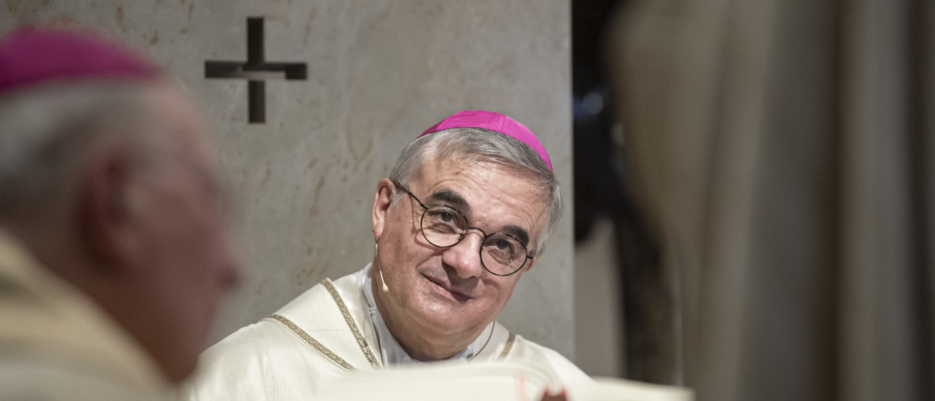 Bischof Valerio Lazzeri ist mit 59 Jahren als Bischof von Lugano zurückgetreten.