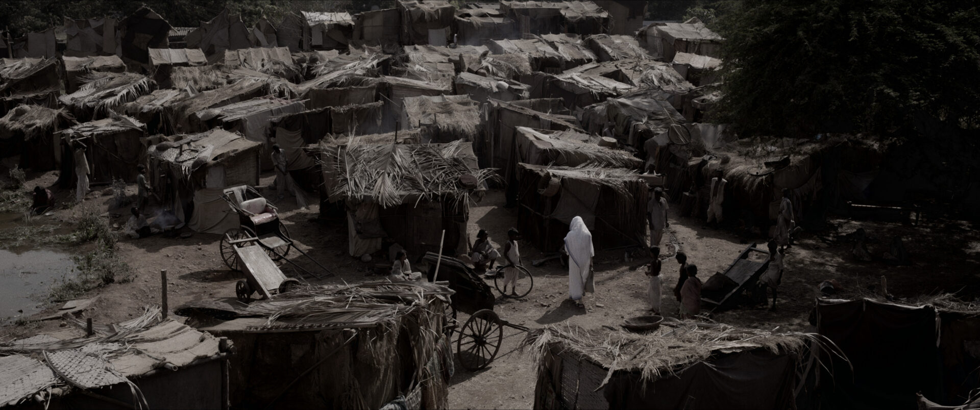 Mutter Teresa (Jacqueline Fritschi-Cornaz) in den Slums von Kalkutta (heute Kolkata)
