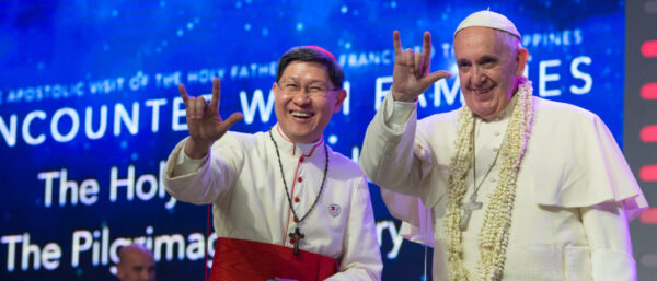 Luis Tagle und Papst Franziskus | KNA