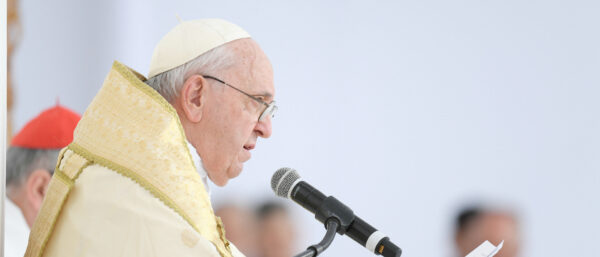 Messe mit Papst Franziskus im Nationalstadion von Bahrain am 5. November 2022 in Riffa (Bahrain). | KNA