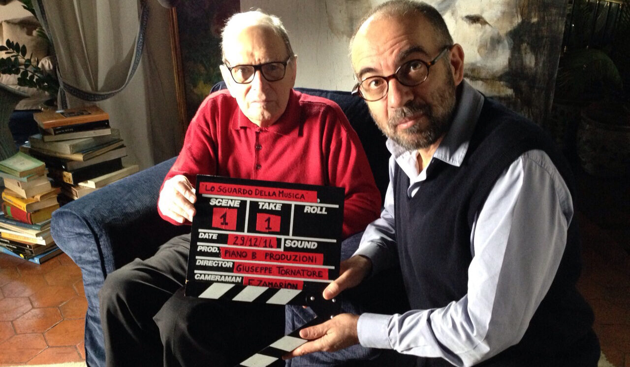 Ennio Morricone (li.) mit Regisseur Giuseppe Tornatore. Behind the Scenes «Ennio Morricone – Il Maestro»