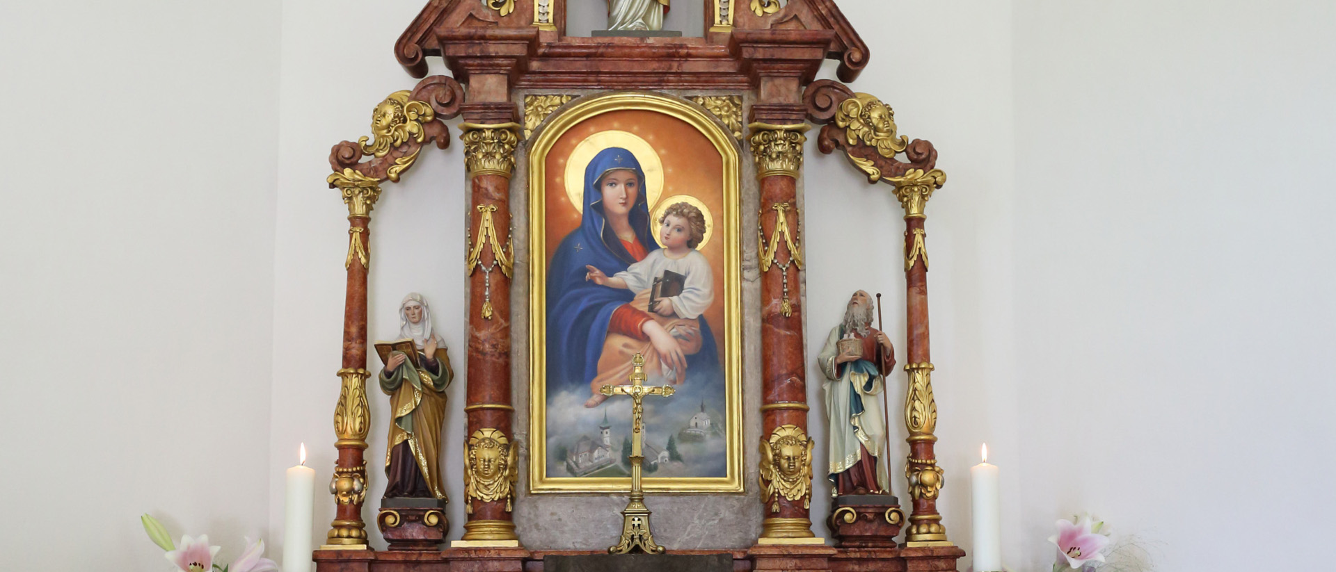 Der "Papst-Benedikt-Altar" in Davos.