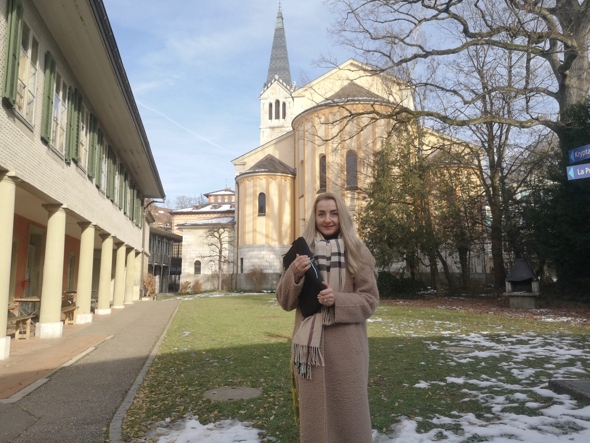 Zusammen mit der katholischen Dreifaltigkeitsgemeinde in Bern organisiert Lyudmyla Hilfe für ukrainische Flüchtlinge.