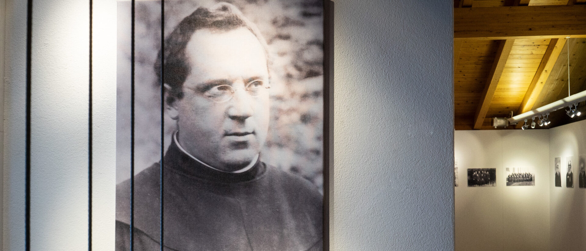 Mit wachem Blick: Selbstporträt Pater Emmanuel Wagner