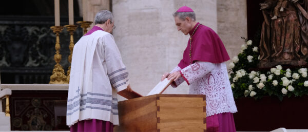 Trauer um Benedikt XVI. | Oliver Sittel