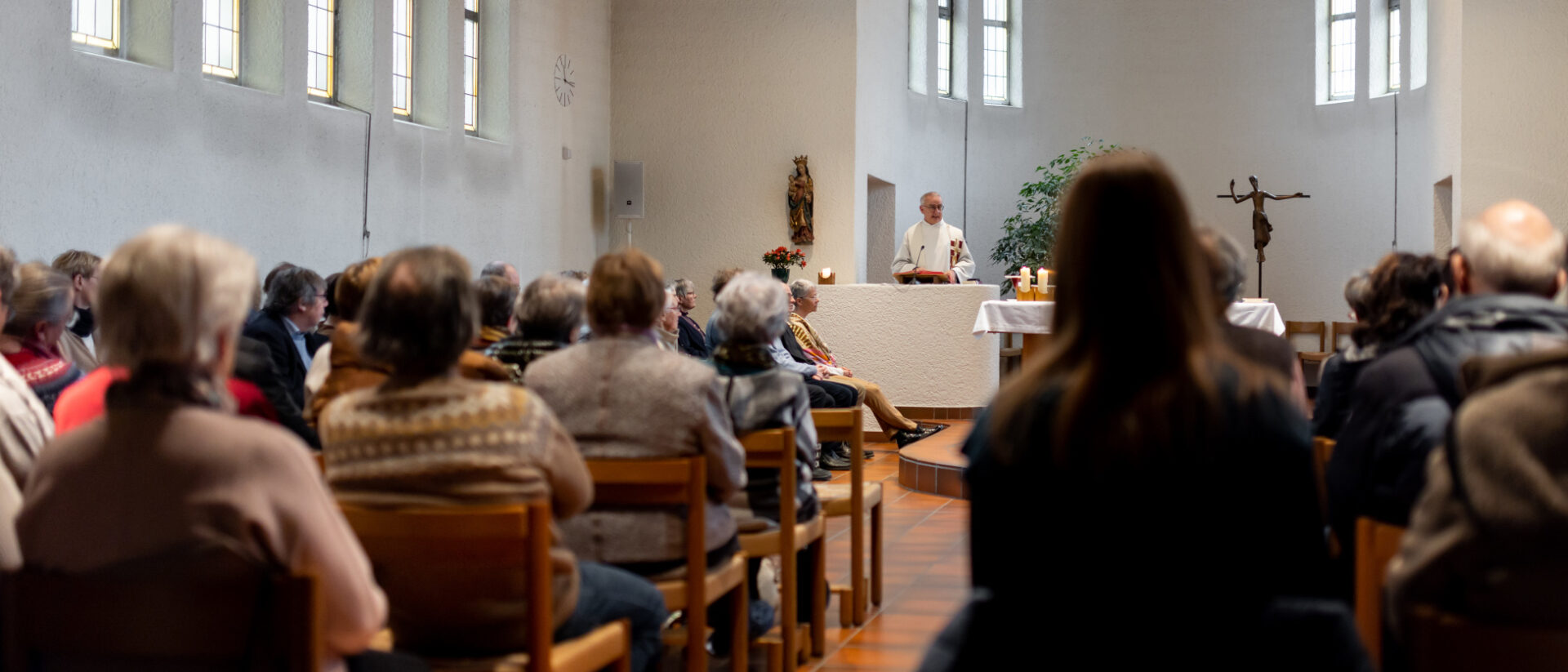 Gut besetzter Gottesdienst in der Klosterkirche Schaan – mit Martin Werlen