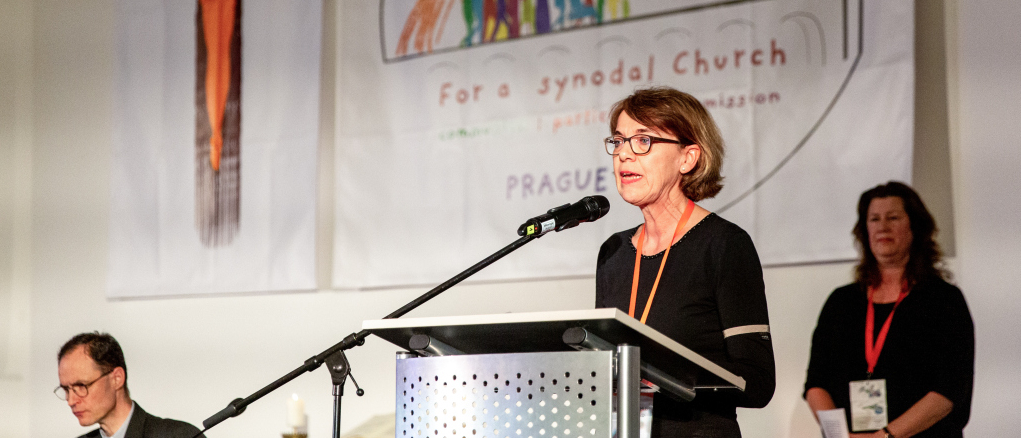 Helena Jeppesen-Spuhler, Mitarbeiterin des Hilfswerks Fastenaktion, beim synodalen Prozess in Prag, Februar 2023
