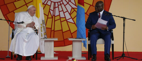 Papst Franziskus und der kongolesische Präsident Felix Tshisekedi | KNA