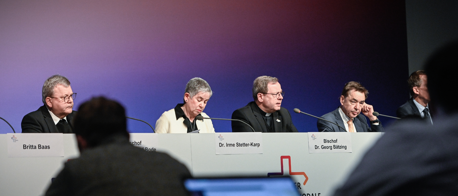 Pressekonferenz zum Abschluss der Fünften Synodalversammlung (v.l.n.r.): Bischof Franz-Josef Bode; Irme Stetter-Karp, Präsidentin des ZdK; Bischof Georg Bätzing, Vorsitzender der Deutschen Bischofskonferenz.