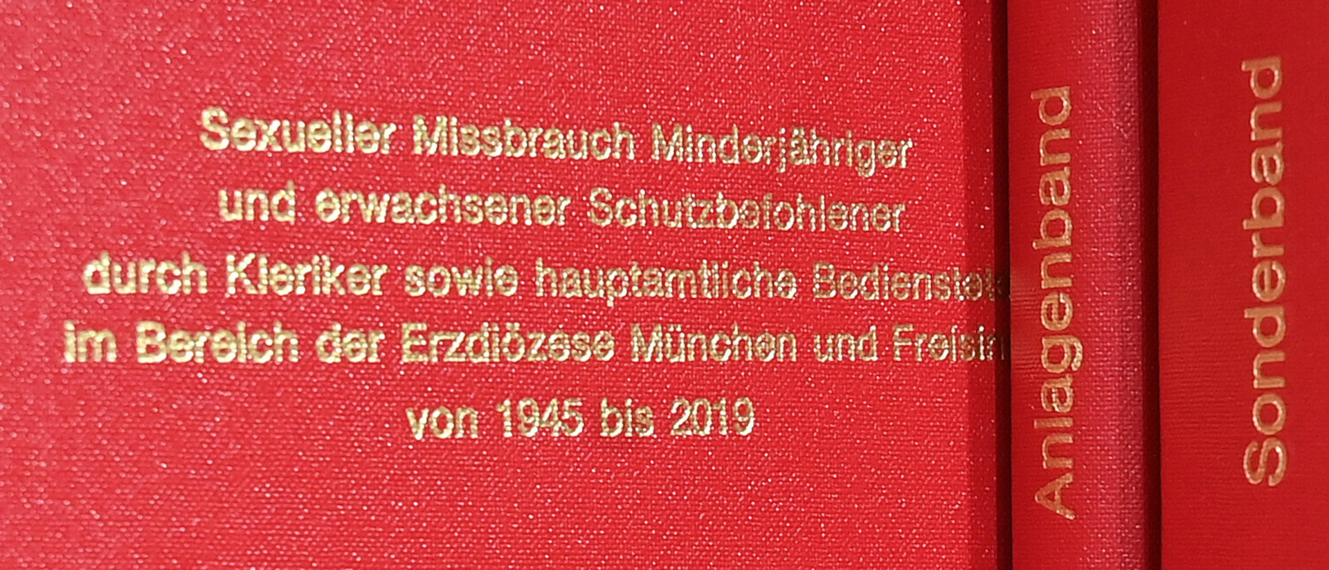 Gutachten der Rechtsanwaltskanzlei zu Fällen von sexuellem Missbrauch im Erzbistum München und Freising.